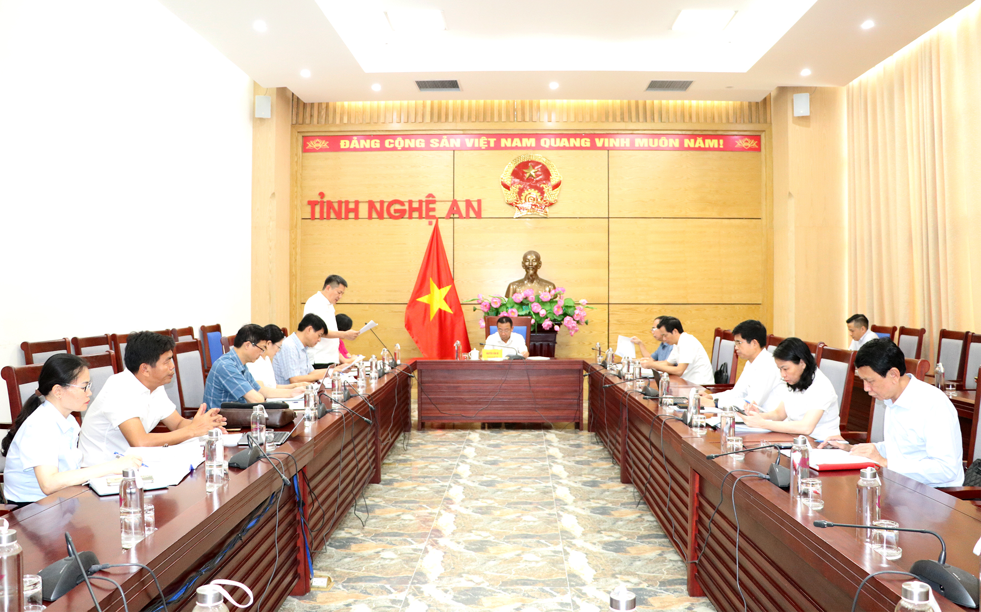 Anh-tin-bai